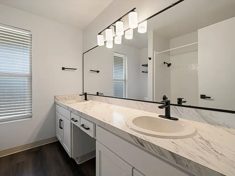 Villa Del Mar Apartments — Photo 31