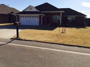 2220 Crooked Oak Dr, Shawnee, OK 74804