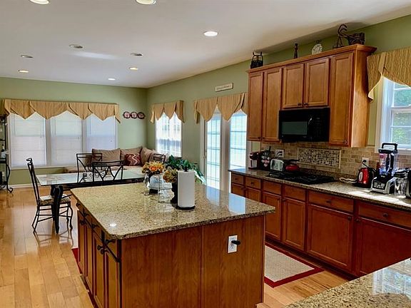4th image of 1216 Bracknell Ct