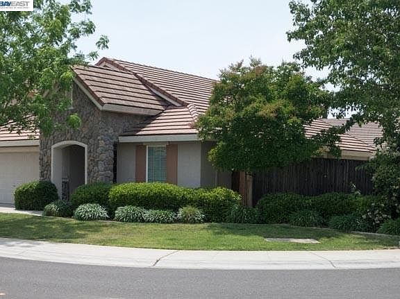2nd image of 379 Alcantar Cir