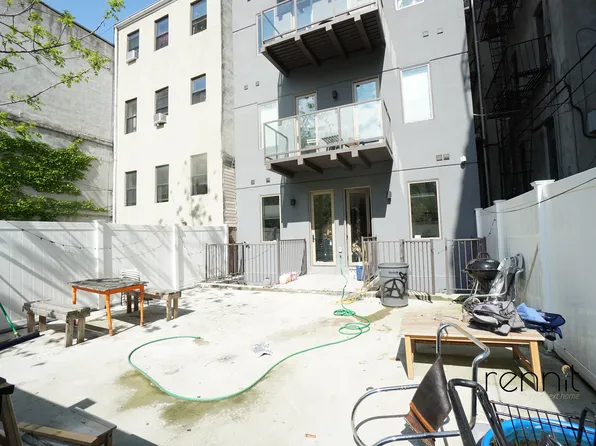 272 Throop Avenue image 1 of 26