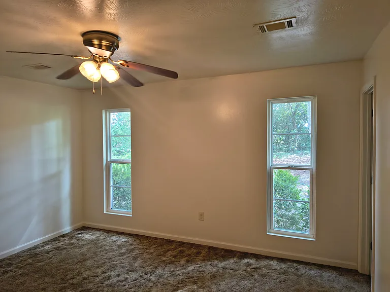 1852 Engle Rd — Photo 10