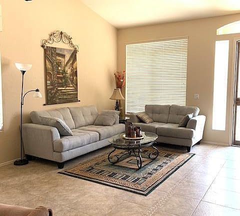4th image of 2929 N Avoca Cir