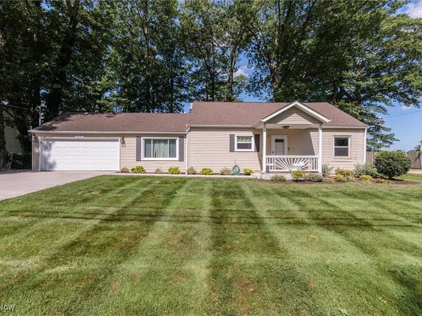 10354 Greenview Dr, Columbia Station, OH 44028