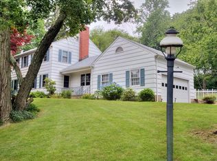 32 Glenarden Rd, Trumbull, CT 06611