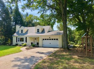 1409 Meadowcrest Dr, Charleston, WV 25314