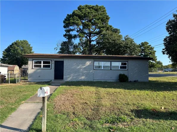 1923 Waco St, Fort Smith, AR 72901