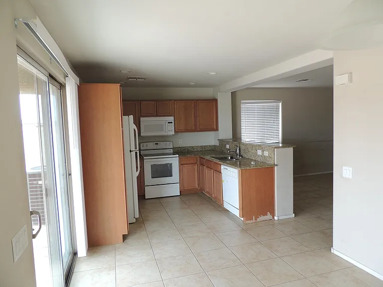 33973 S Bronco Dr — Photo 5