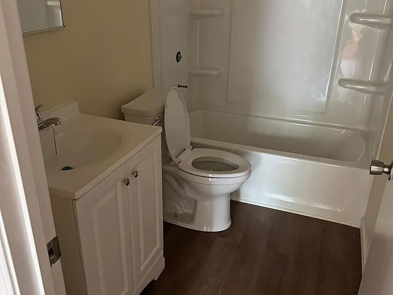 172 Roosevelt Rd — Photo 6
