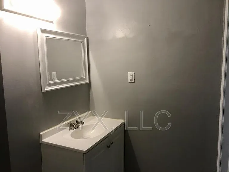 412 N 34th St — Photo 10