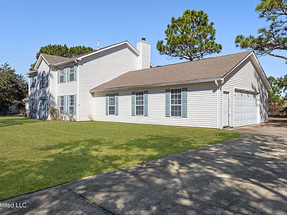 3rd image of 2311 Shelby Ln