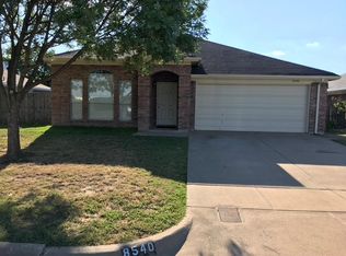 8540 Cove Meadow Ln, Fort Worth, TX 76123