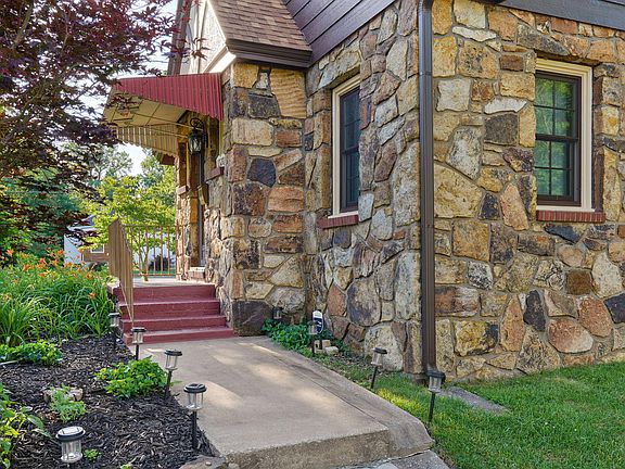 5th image of 1328 E Bennett Street