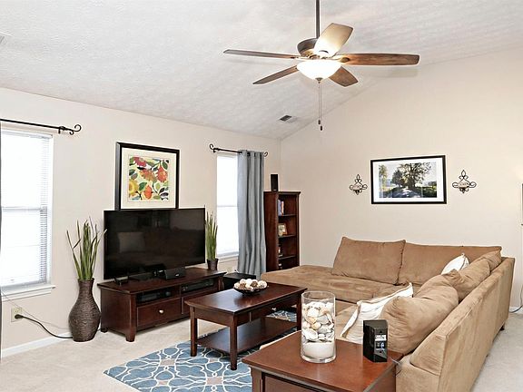 3rd image of 164 Ellemoor Ln
