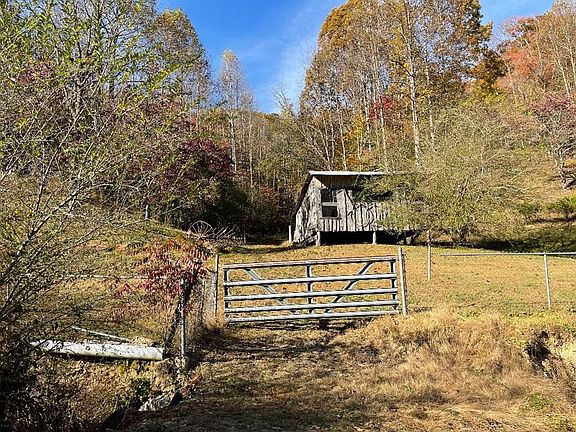 5th image of 195 Syck Ln