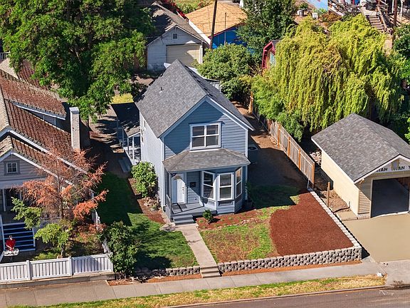 3rd image of 404 W 9th St