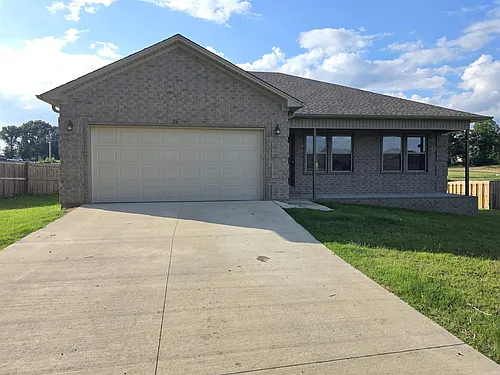 26 Grandstand Dr Photo 1