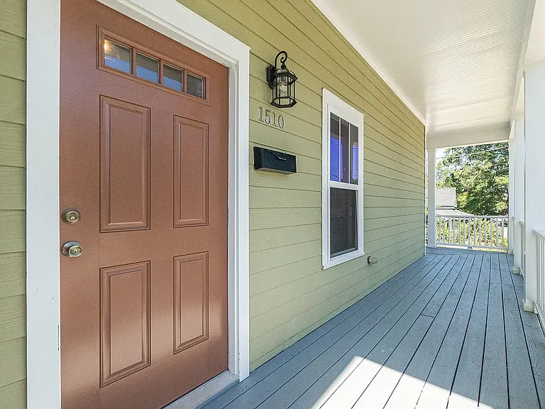 1510 E Main St — Photo 18
