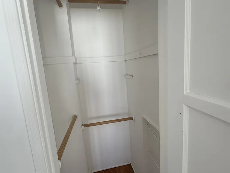 878 Warren Ave — Photo 19