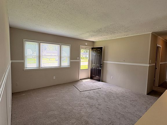 2nd image of 1821 Andrews Blvd