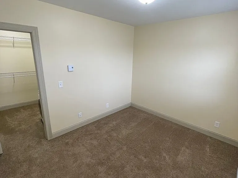 1404 E State St Apartments — Photo 5