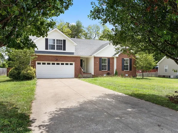 3868 Benjamin Dr, Clarksville, TN 37040