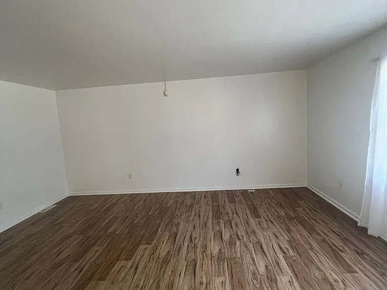 2810 Tavern Rd — Photo 10