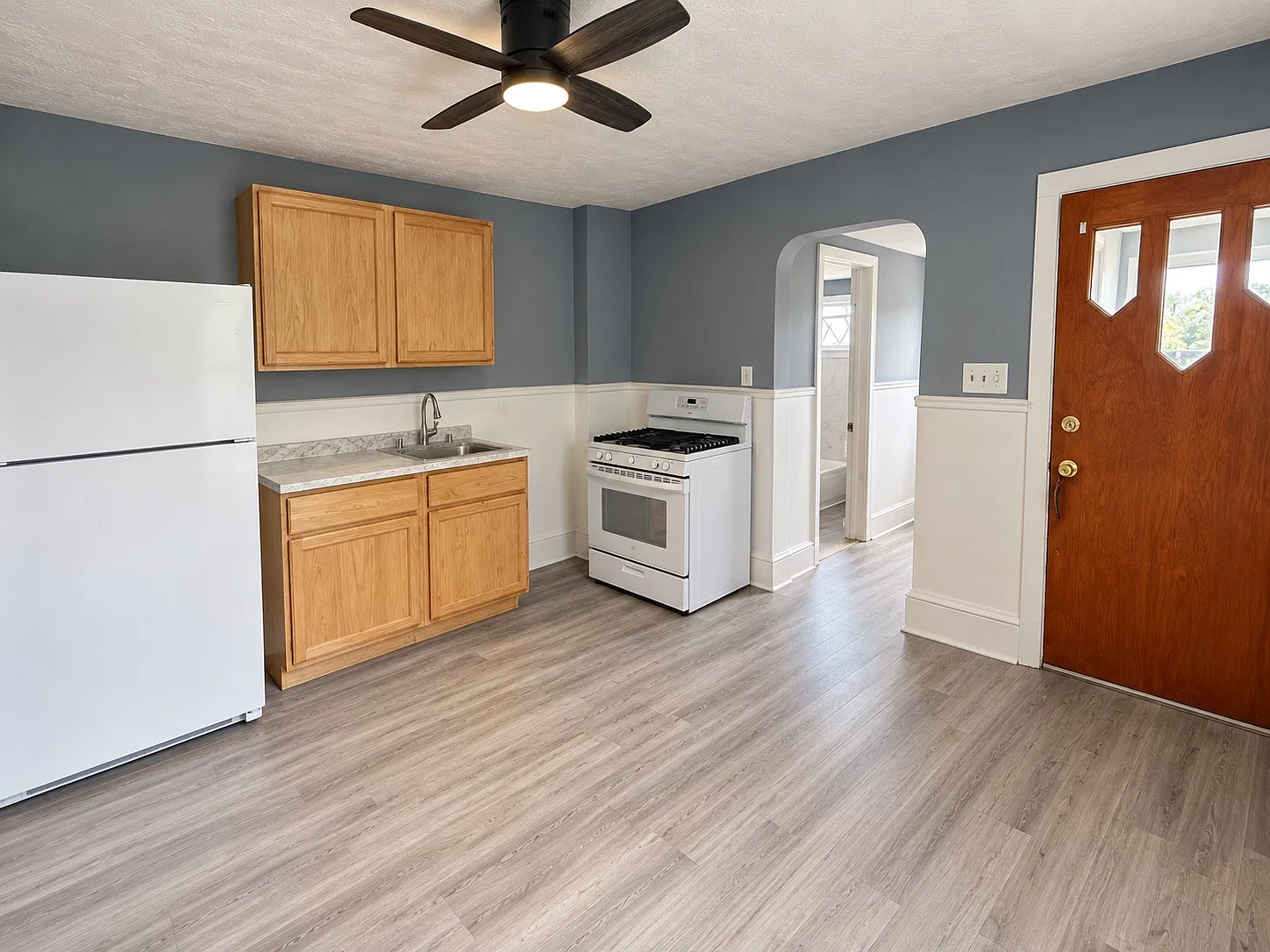 3 bed, $1,400 — Photo 4