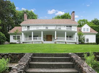 22 Woodfield Rd, Briarcliff, NY 10510