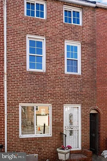 424 S Eden St — Photo 31