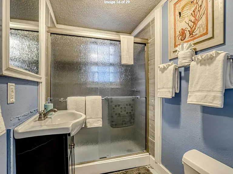 512 Nicoll St — Photo 10
