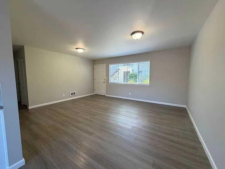 300 Warren Ave #2 — Photo 16