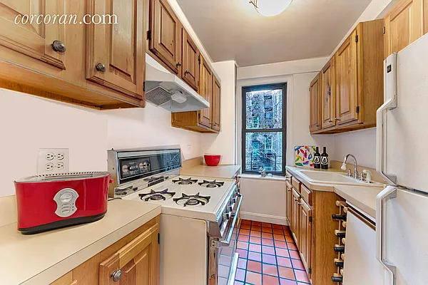 Sold by Corcoran | media 14