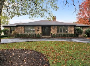 701 Surrey Ln, Glenview, IL 60025