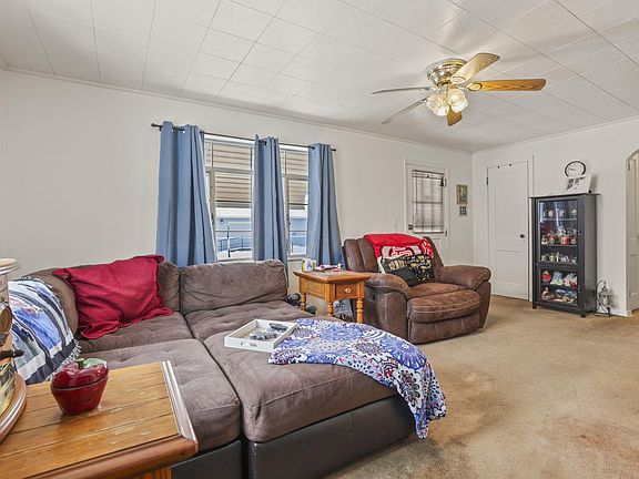 4th image of 2526 E Park St