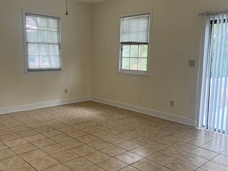 408 Jackson Ave #A — Photo 7
