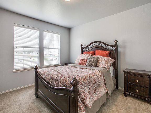 5th image of 14 Vervain Dr