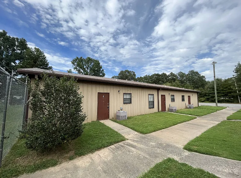 2 bed, 600 sqft, $700 — Photo 2