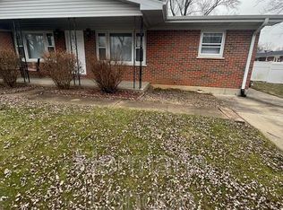 910 Cole Blvd, Saint Charles, MO 63301