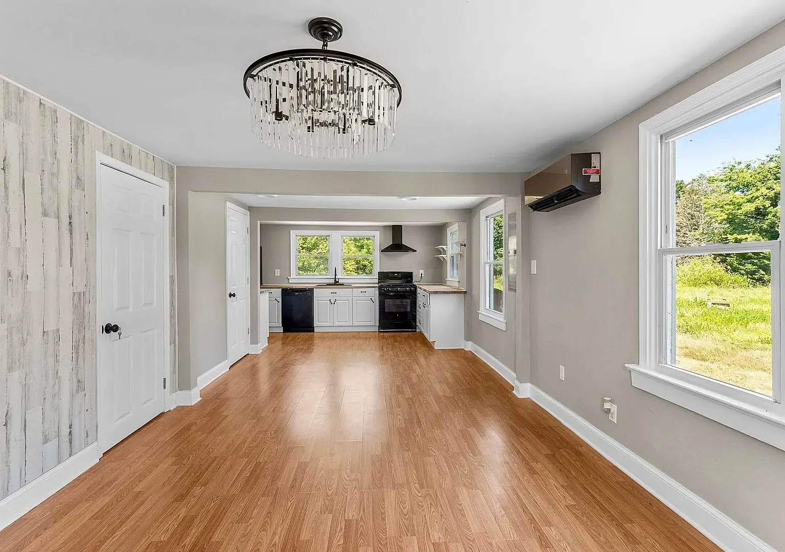 Renovated Heathsville Bungalow | Water Views + Private Beach Access | 3BR/2BA | $1,650/Month — Photo 3