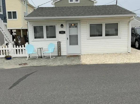 210 Gull Ln, Lavallette, NJ 08735