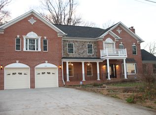 5800 Boothe Dr, Burke, VA 22015