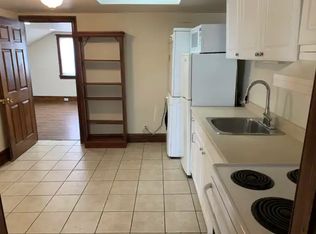 27 George St #1A, Saint Catharines, ON L2R 5N3