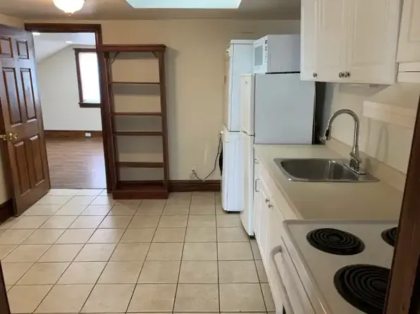 27 George St #1A, Saint Catharines, ON L2R 5N3