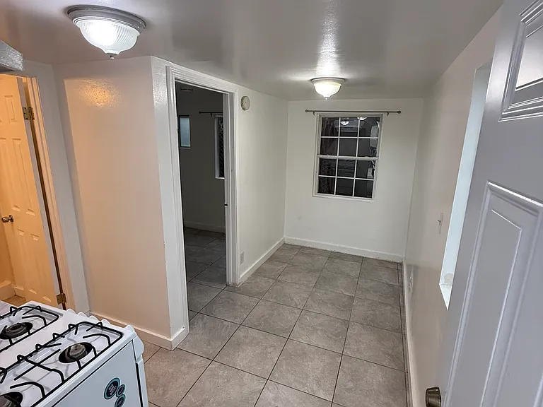1135 E 68th St #1/3 — Photo 3