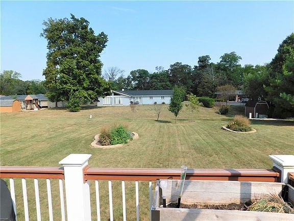 4th image of 836 E Woodside Dr