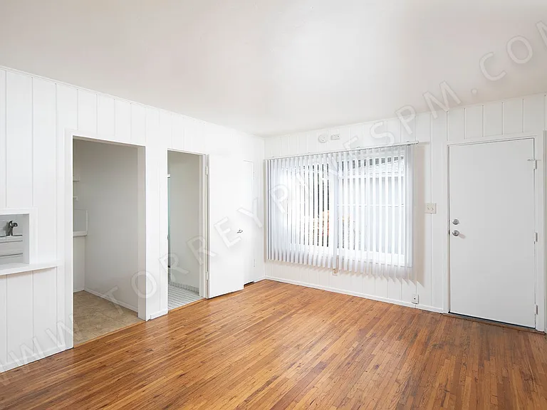 1402 - 1408 1/2 Grand Avenue — Photo 4