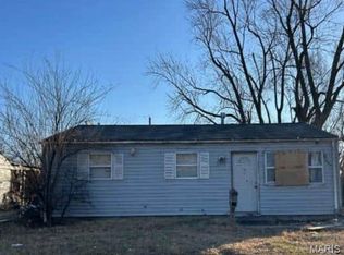 1068 Saint Margaret Dr, Cahokia, IL 62206