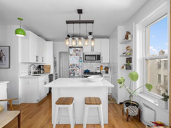 4th image of 407 Keap St APT 12
