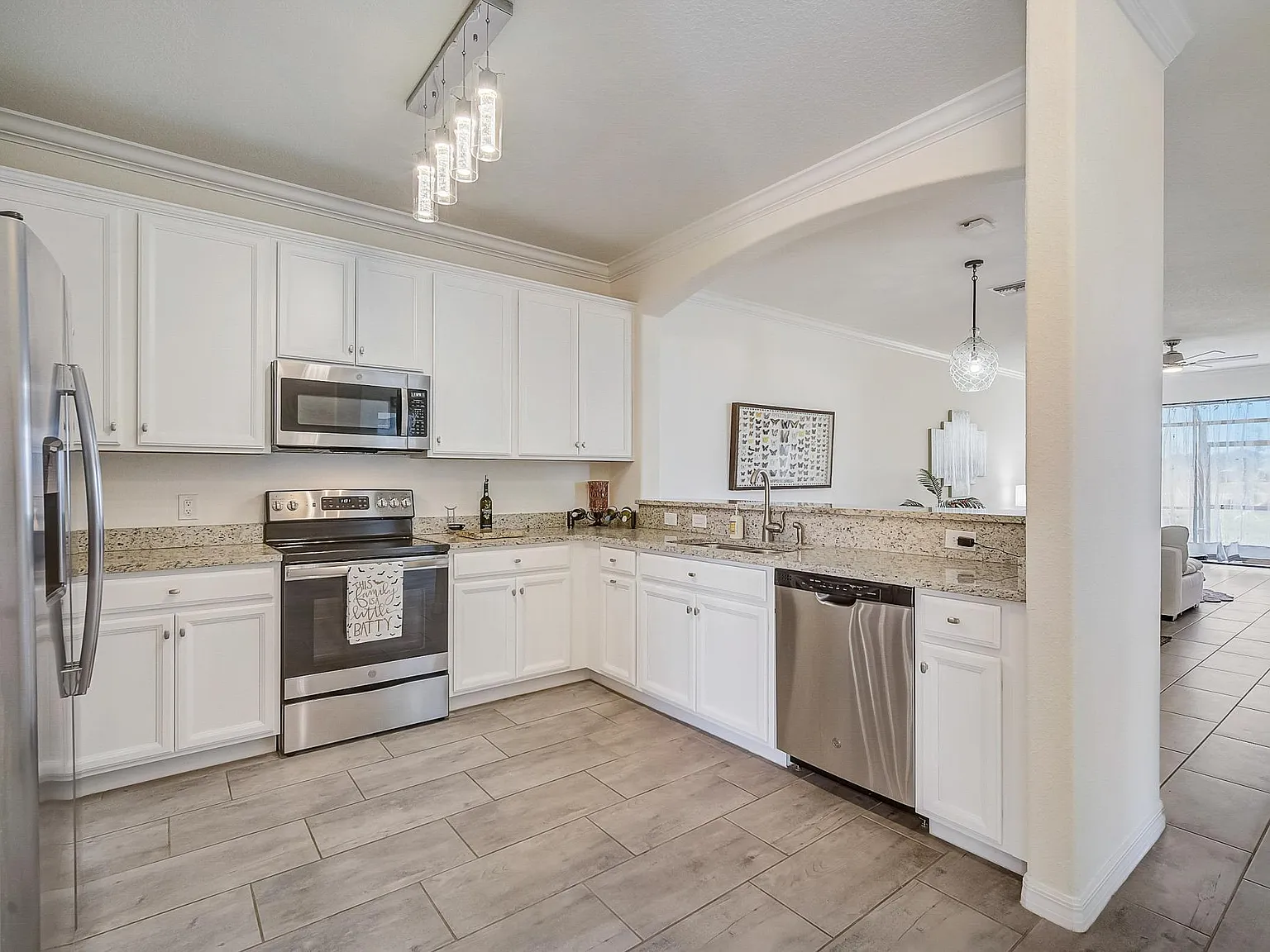 3 bed, 1417 sqft, $2,400 — Photo 4